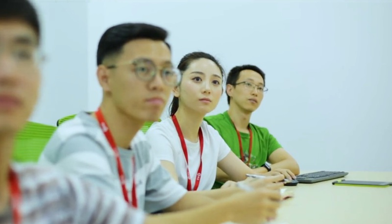 公司校招活動(dòng)人物采訪(fǎng)視頻拍攝